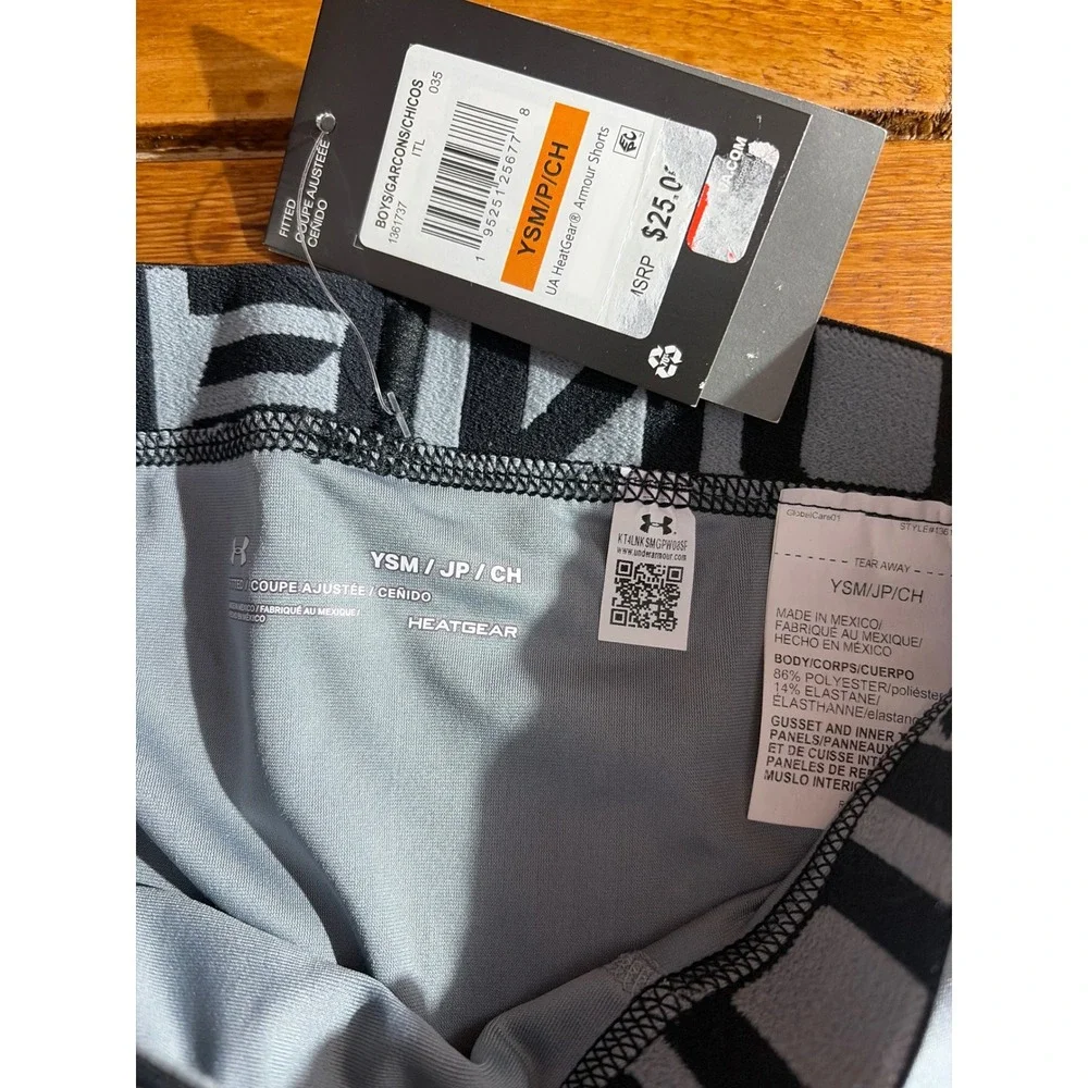 Under Armour HeatGear Armour Shorts Boys Small Gray Compression Underwear NEW - Picture 2 of 3